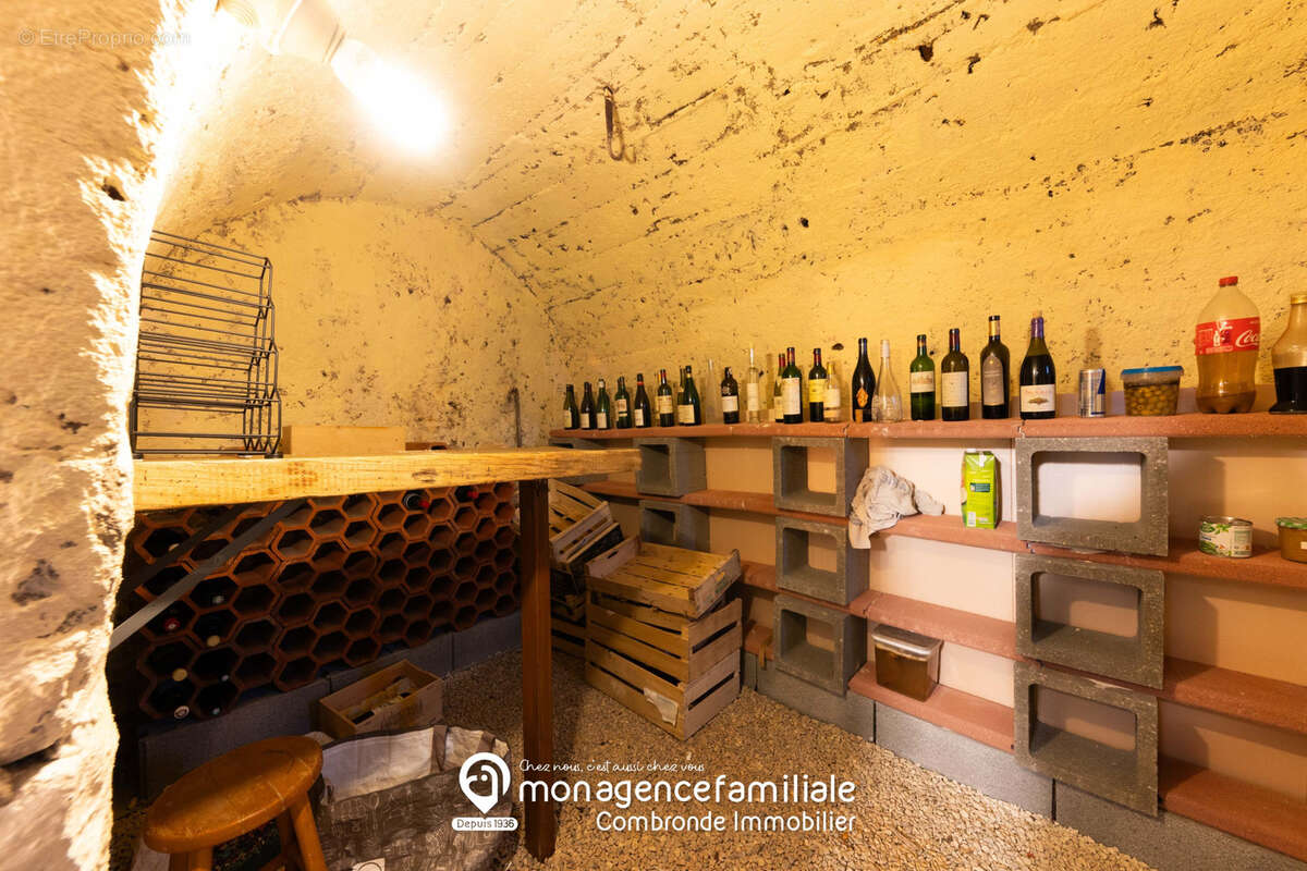 Maison à SAINT-GENES-CHAMPANELLE