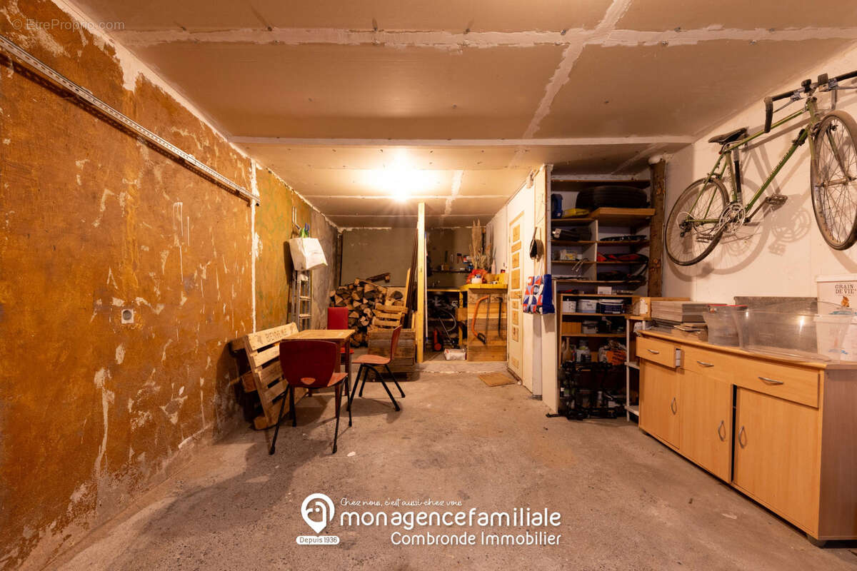 Maison à SAINT-GENES-CHAMPANELLE