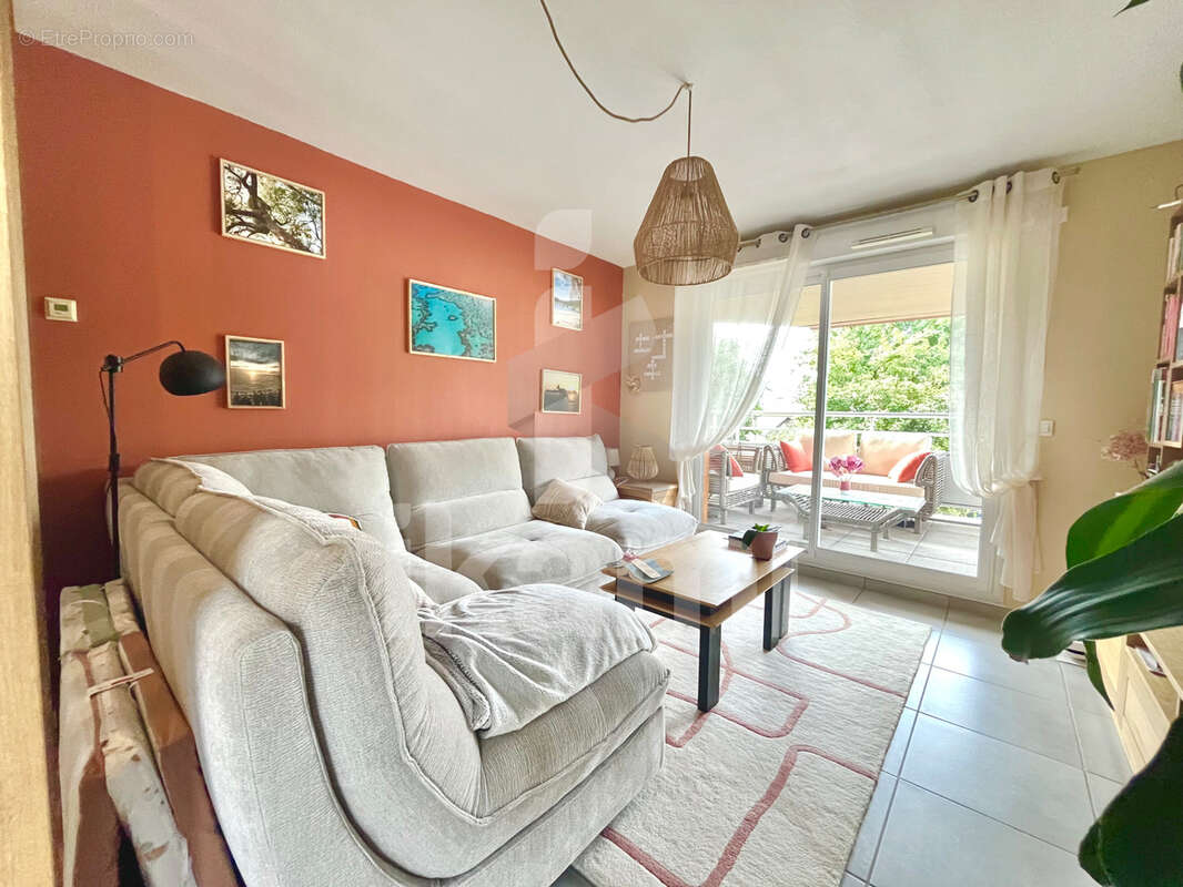 Appartement à ALLONZIER-LA-CAILLE