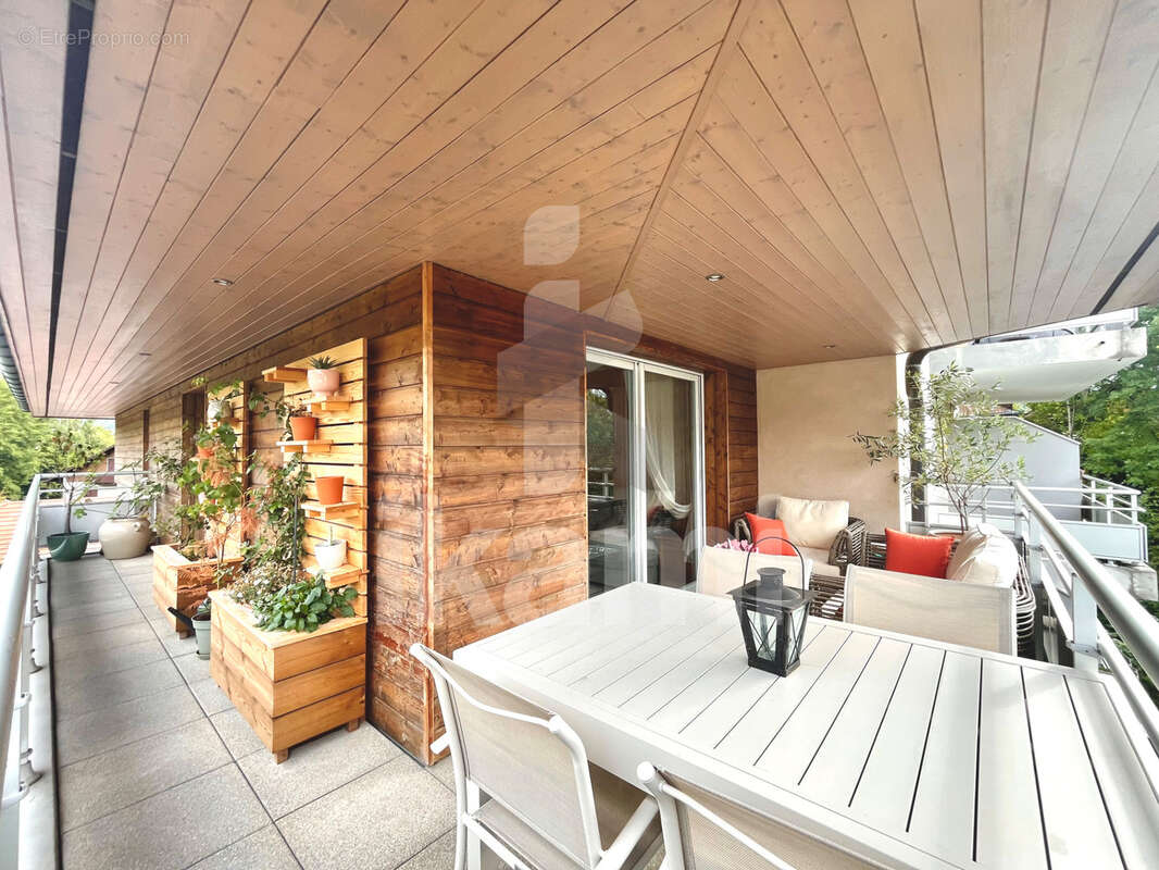 Appartement à ALLONZIER-LA-CAILLE