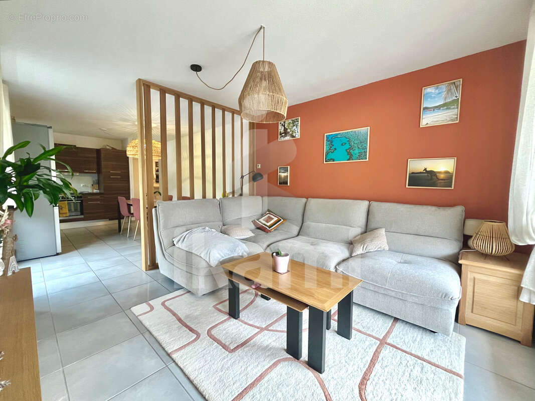 Appartement à ALLONZIER-LA-CAILLE