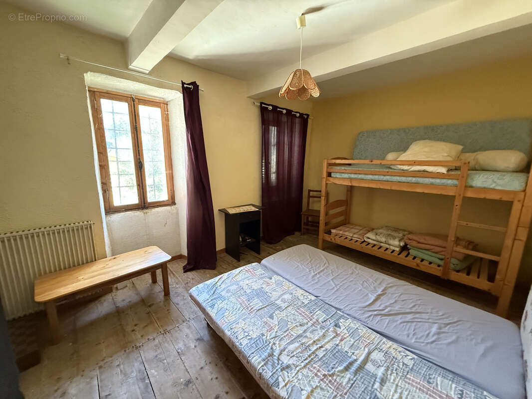 Maison à UVERNET-FOURS