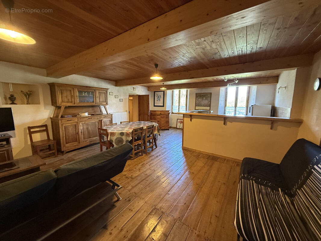 Maison à UVERNET-FOURS