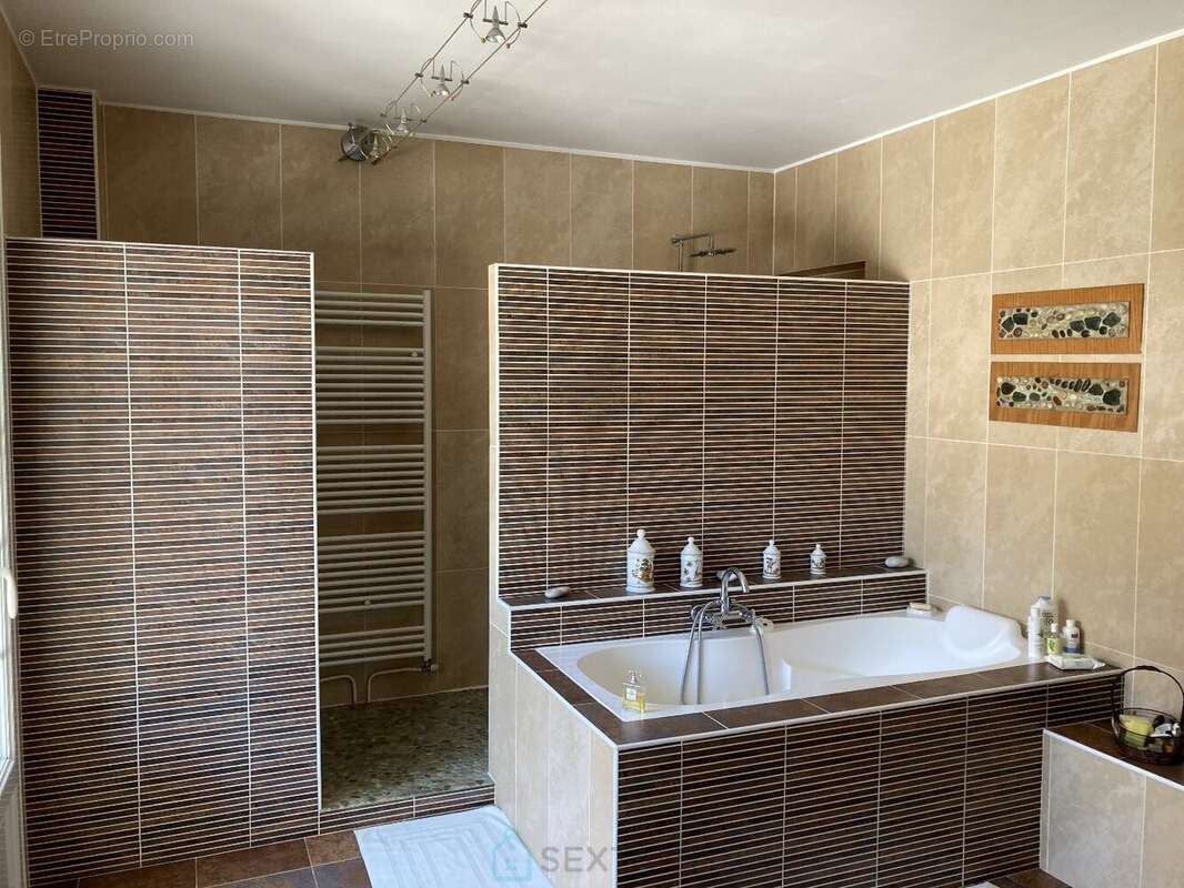 Maison à FONTAINEBLEAU