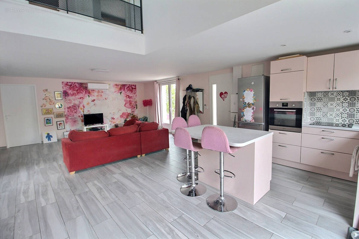 Maison à COMBAILLAUX