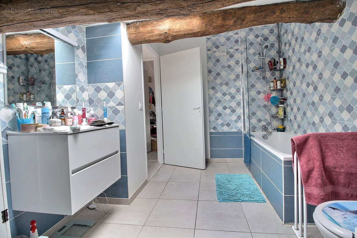 Maison à COMBAILLAUX