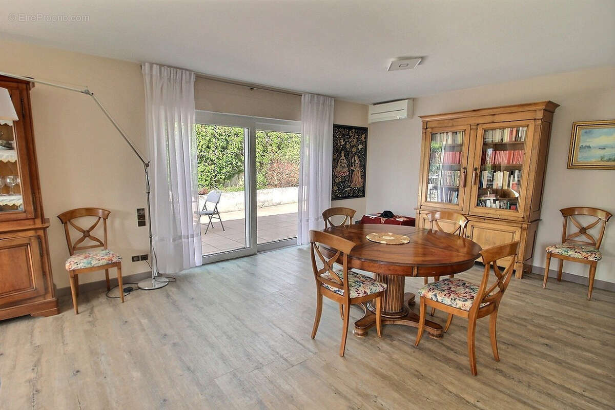 Maison à COMBAILLAUX