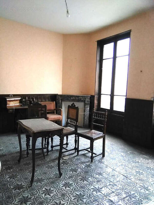 Maison à BEAUNE-LA-ROLANDE