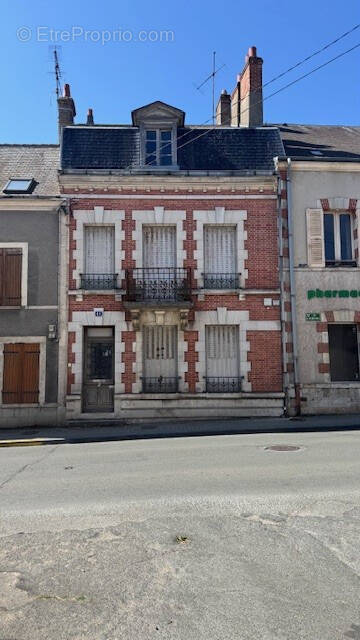 Maison à BEAUNE-LA-ROLANDE