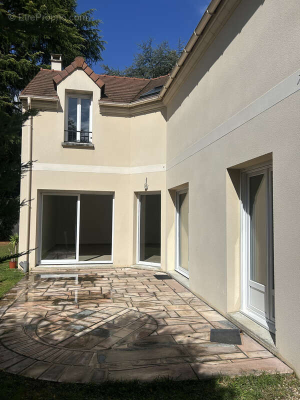 Maison à L&#039;ETANG-LA-VILLE