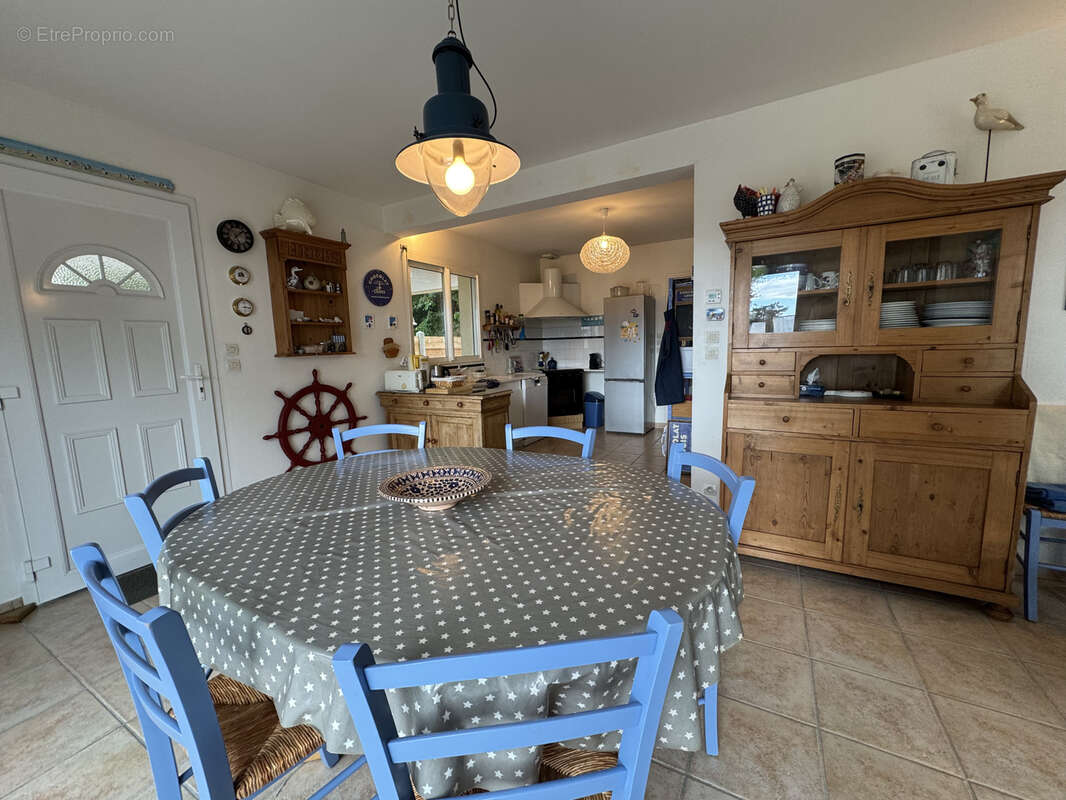 Maison à DONVILLE-LES-BAINS