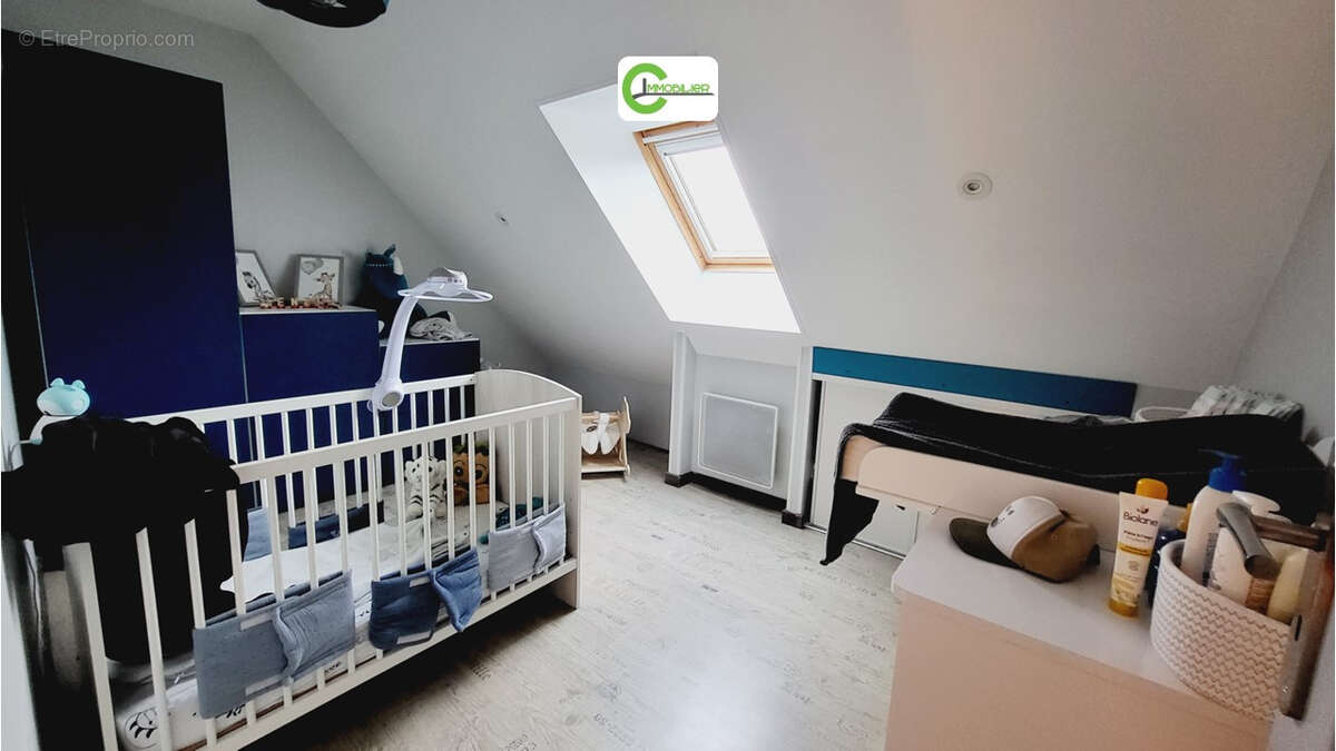 Maison à COURGENARD