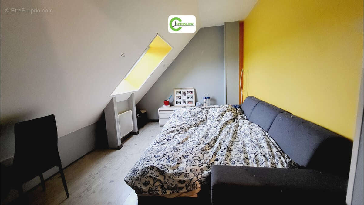 Maison à COURGENARD