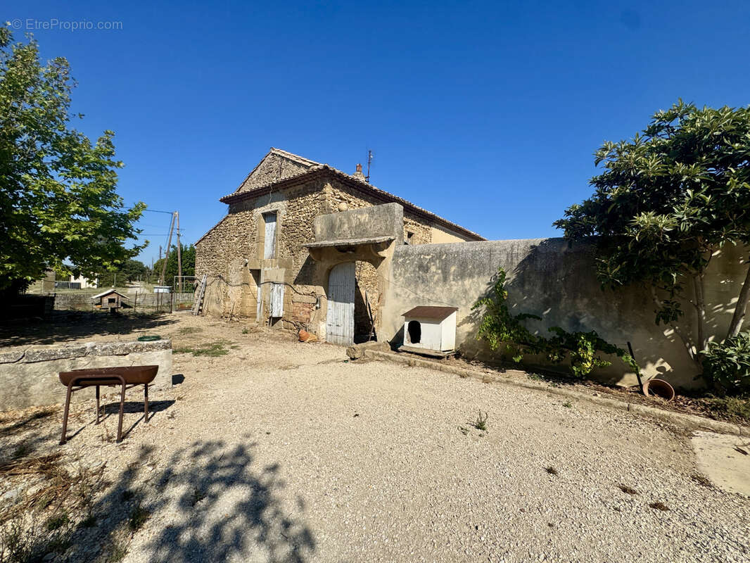 Maison à SAINTE-CECILE-LES-VIGNES