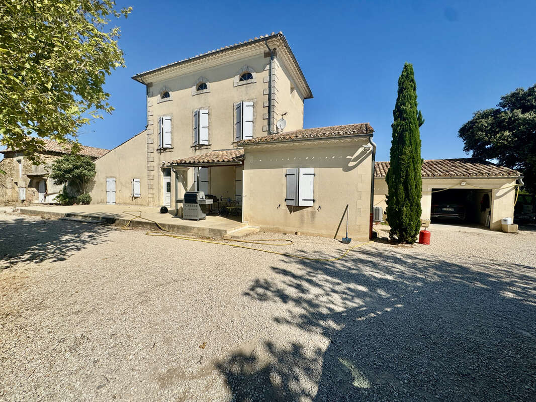 Maison à SAINTE-CECILE-LES-VIGNES