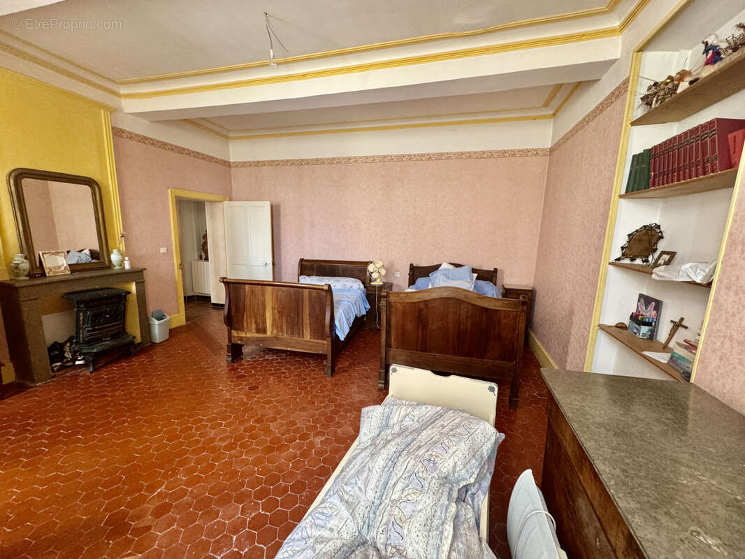 Maison à SAINTE-CECILE-LES-VIGNES