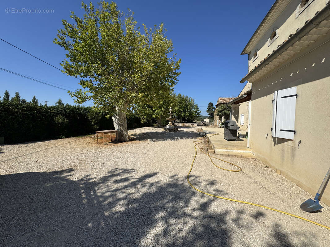 Maison à SAINTE-CECILE-LES-VIGNES