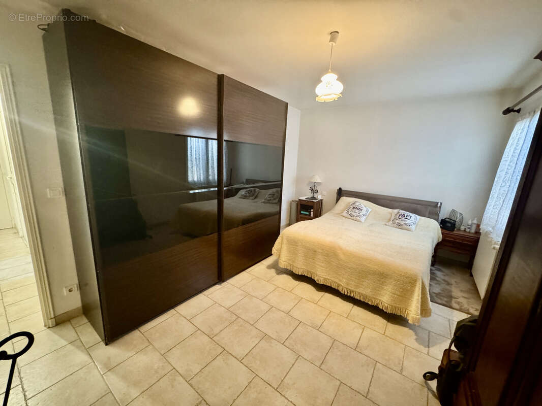 Maison à SAINTE-CECILE-LES-VIGNES