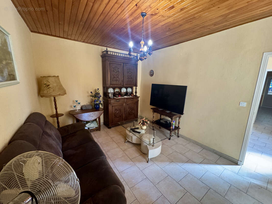 Maison à SAINTE-CECILE-LES-VIGNES