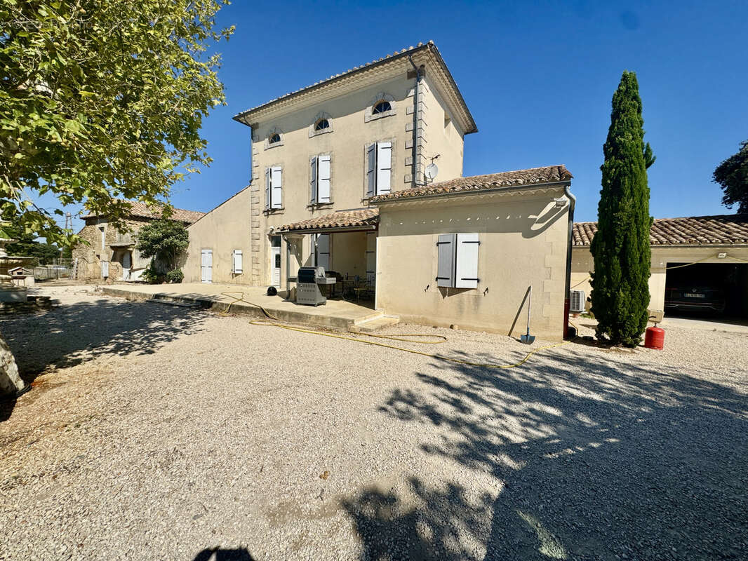 Maison à SAINTE-CECILE-LES-VIGNES