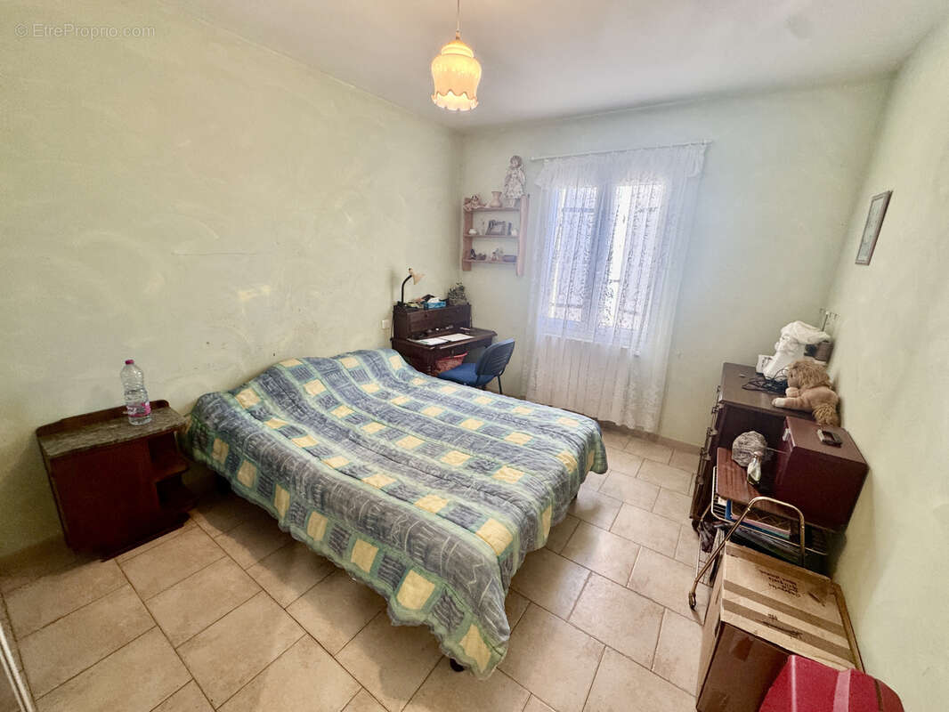 Maison à SAINTE-CECILE-LES-VIGNES