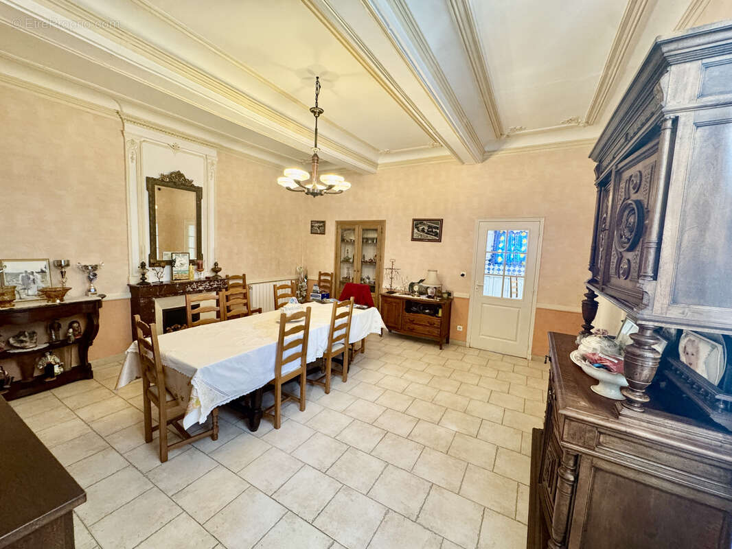 Maison à SAINTE-CECILE-LES-VIGNES