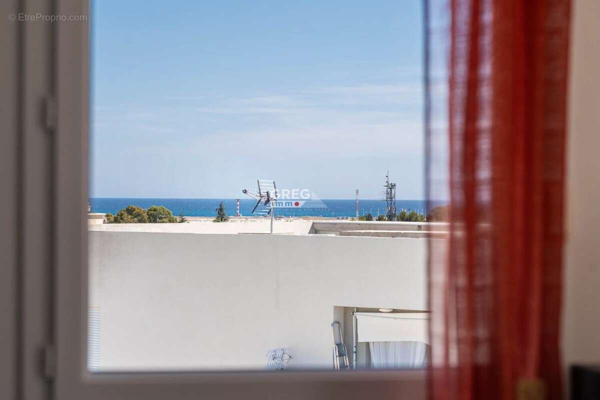 Appartement à SAINT-LAURENT-DU-VAR