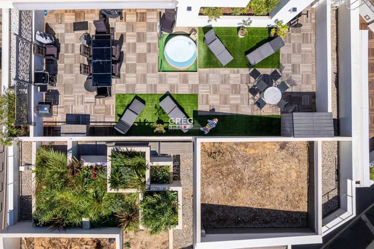 Appartement à SAINT-LAURENT-DU-VAR