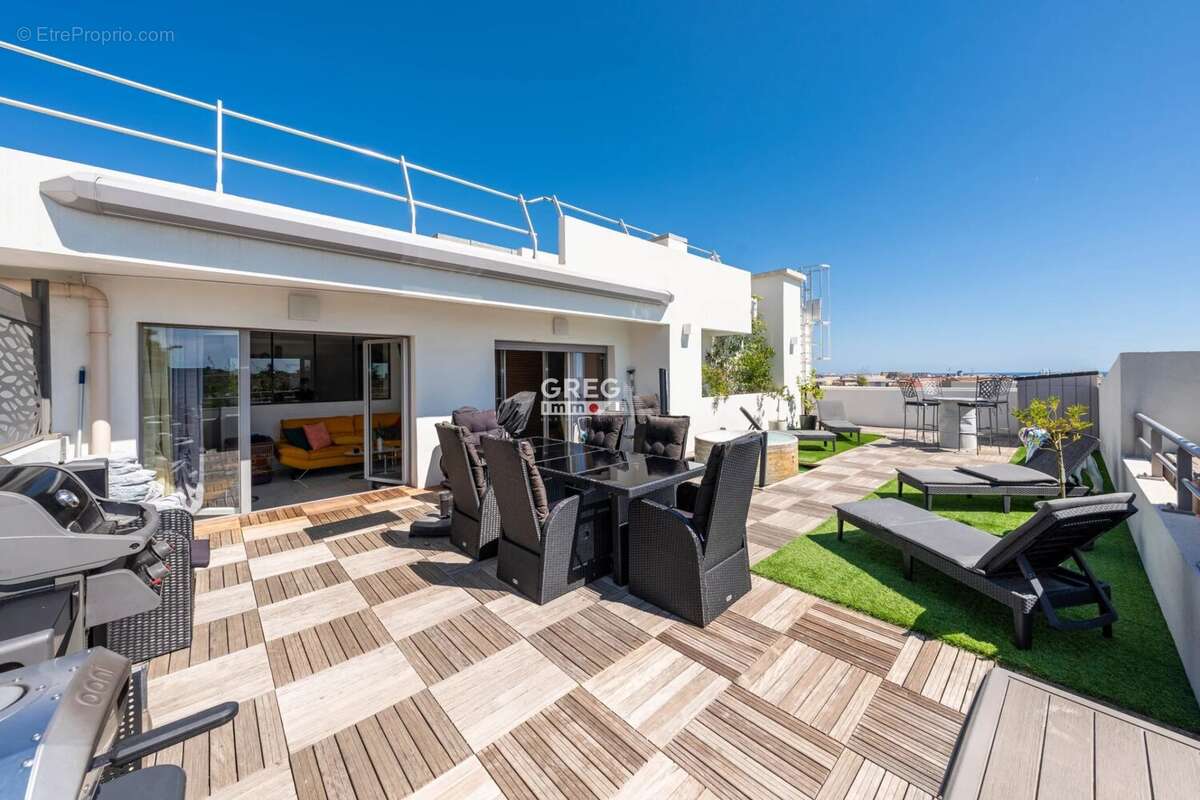 Appartement à SAINT-LAURENT-DU-VAR