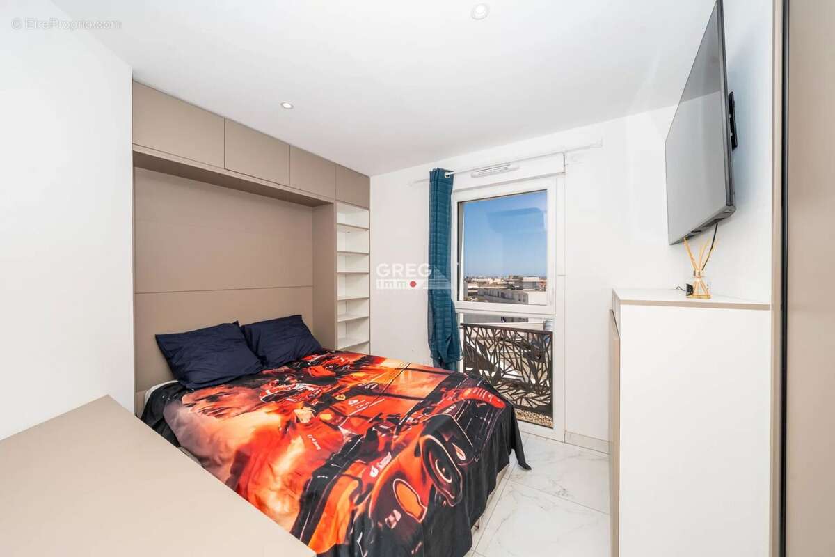 Appartement à SAINT-LAURENT-DU-VAR