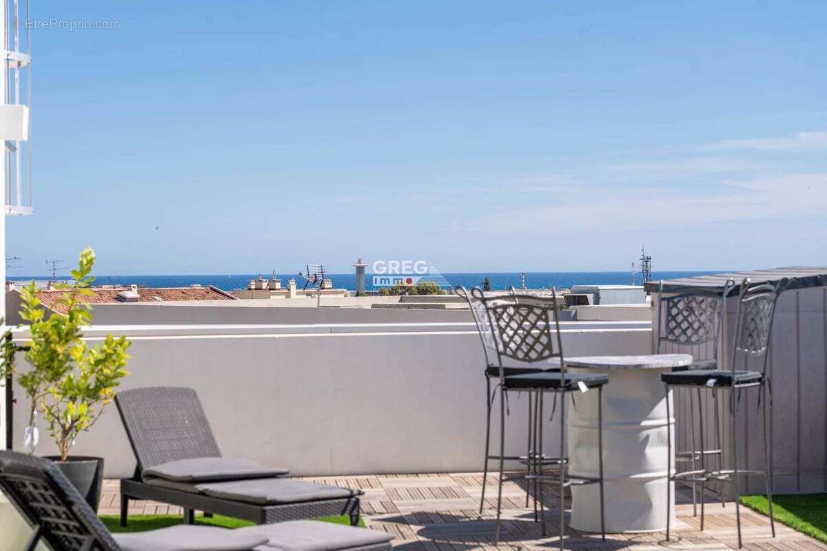 Appartement à SAINT-LAURENT-DU-VAR