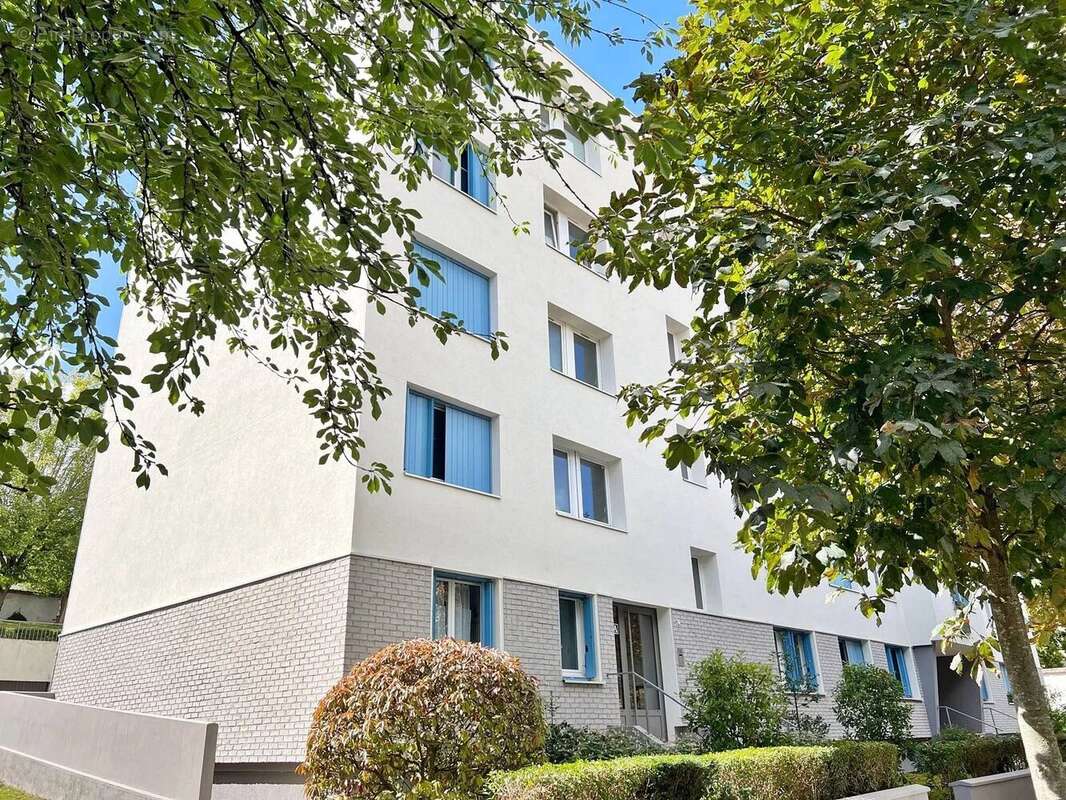 Appartement à SAINT-MAUR-DES-FOSSES