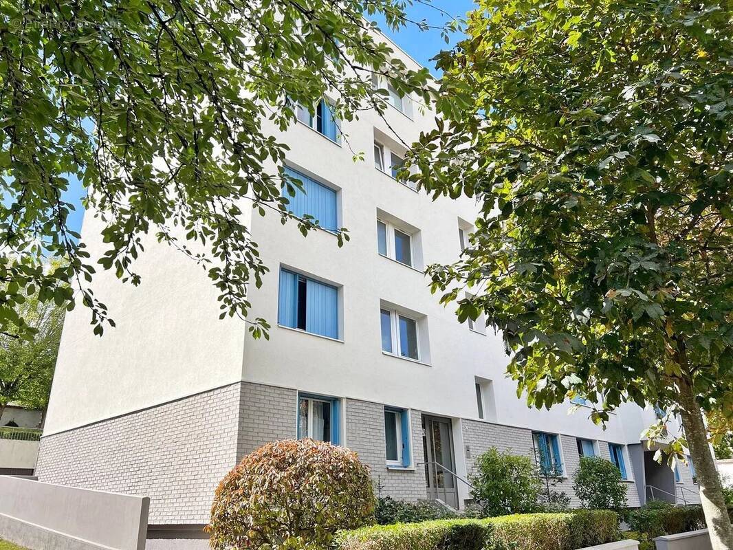 Appartement à SAINT-MAUR-DES-FOSSES