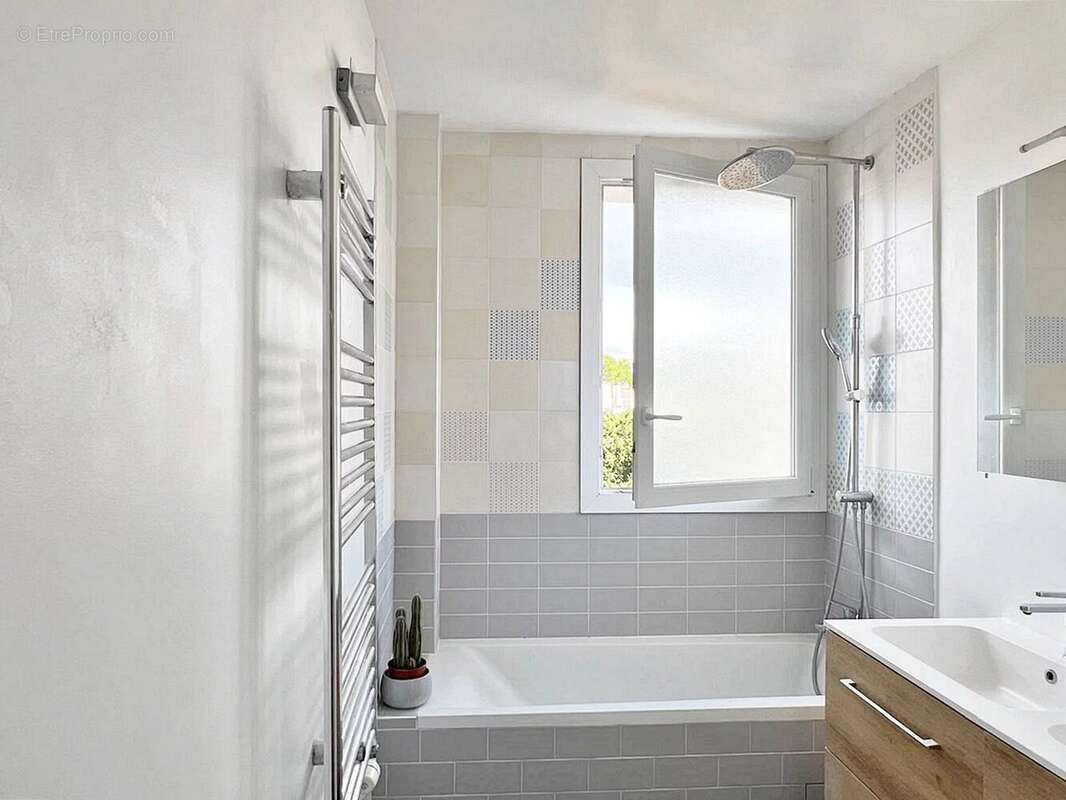 Appartement à SAINT-MAUR-DES-FOSSES