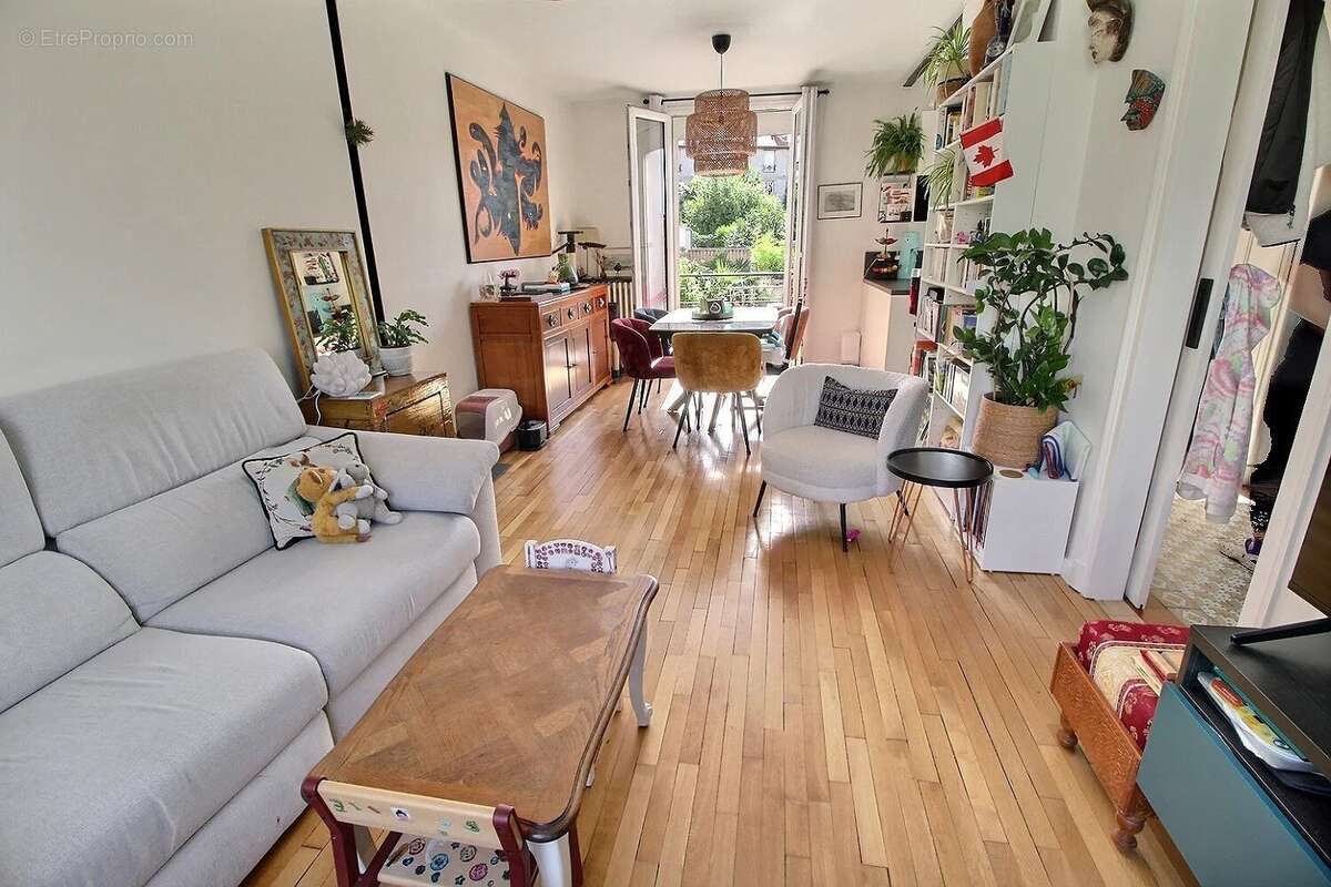 Maison à SAINT-MAUR-DES-FOSSES