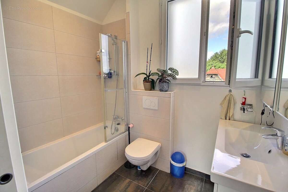 Maison à SAINT-MAUR-DES-FOSSES