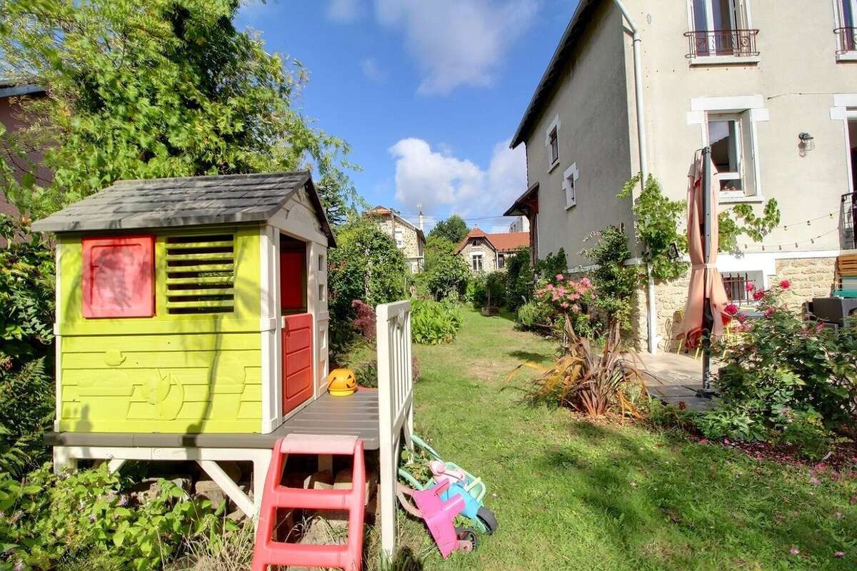 Maison à SAINT-MAUR-DES-FOSSES