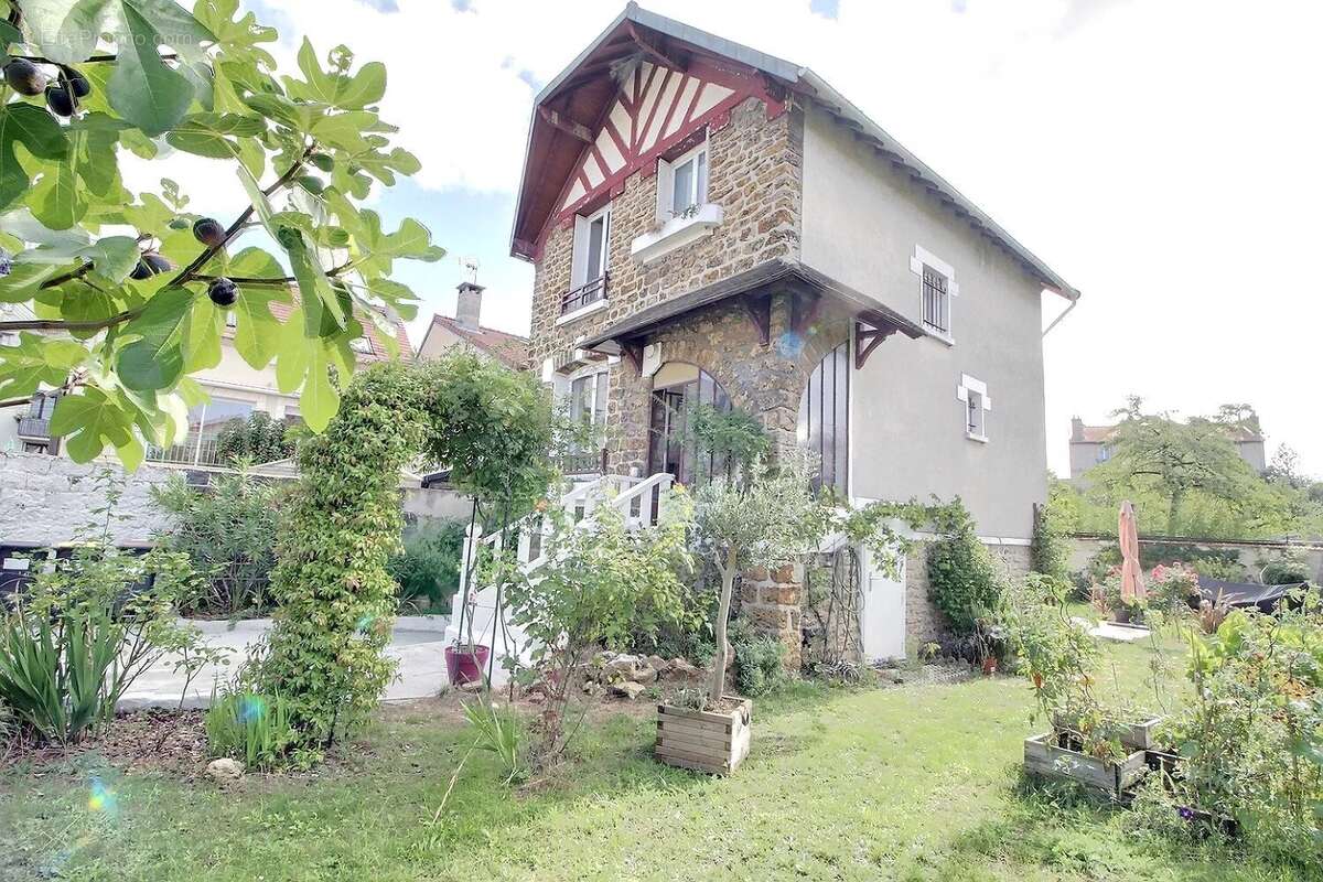 Maison à SAINT-MAUR-DES-FOSSES