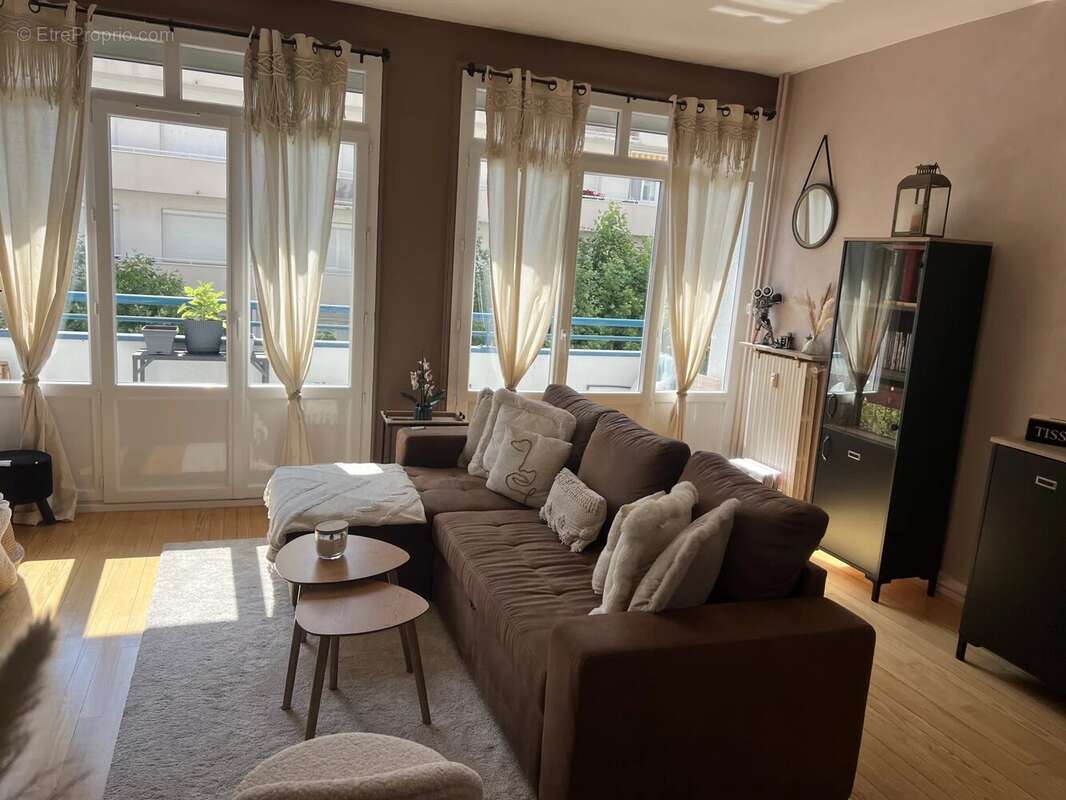 Appartement à SAINT-ETIENNE