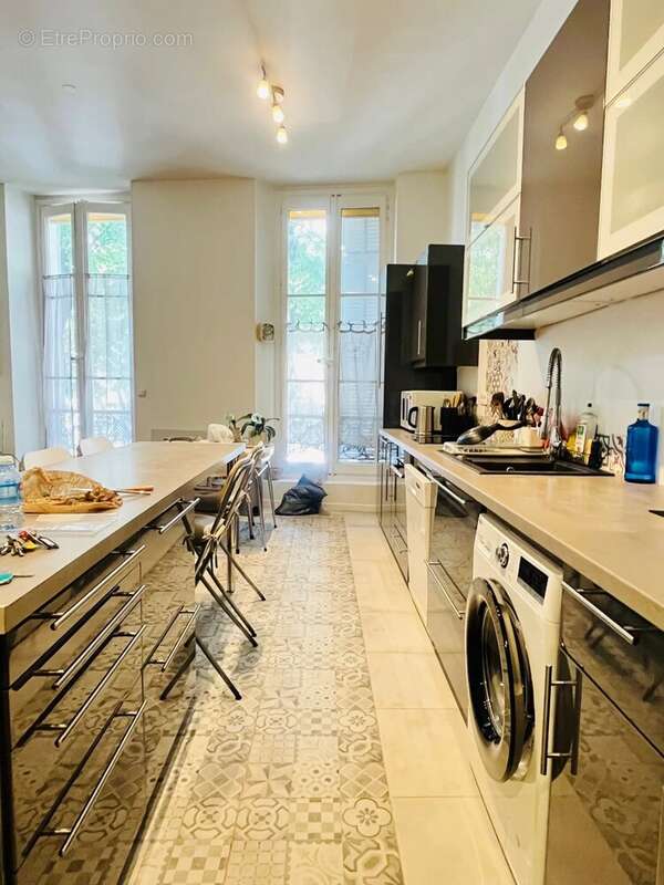 Appartement à MARSEILLE-1E