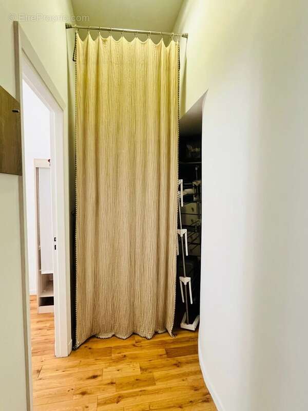 Appartement à MARSEILLE-1E