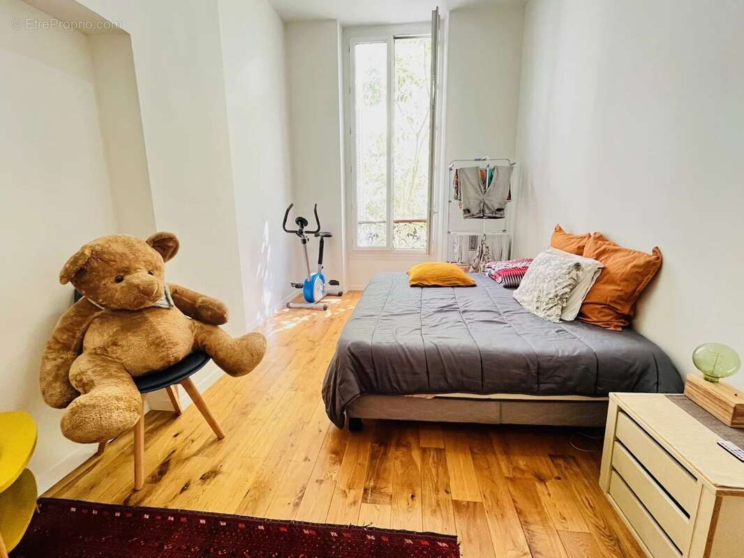 Appartement à MARSEILLE-1E