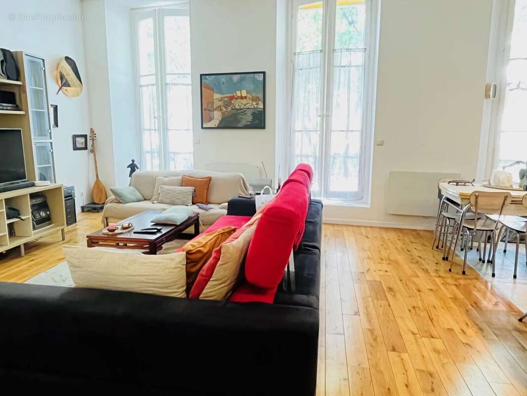 Appartement à MARSEILLE-1E