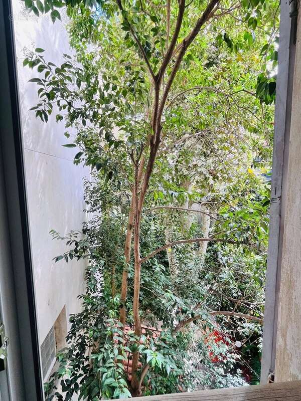 Appartement à MARSEILLE-1E