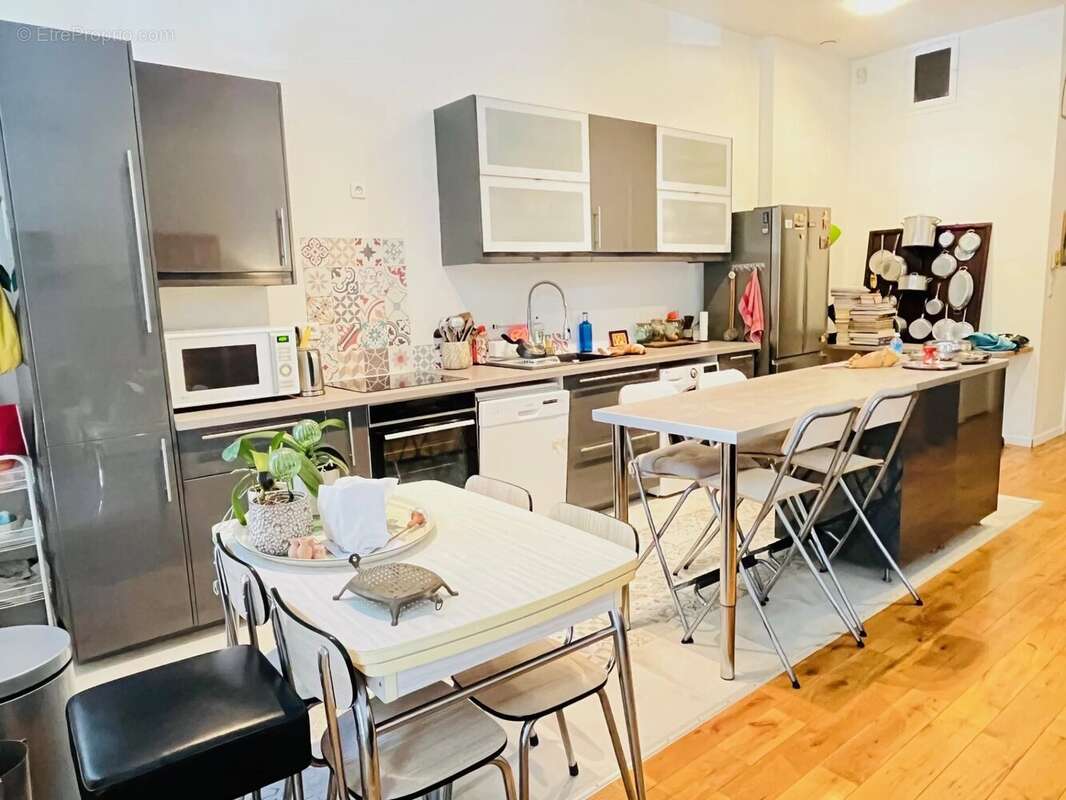 Appartement à MARSEILLE-1E