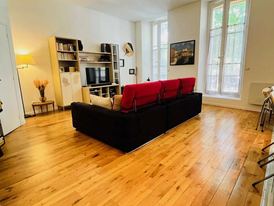 Appartement à MARSEILLE-1E