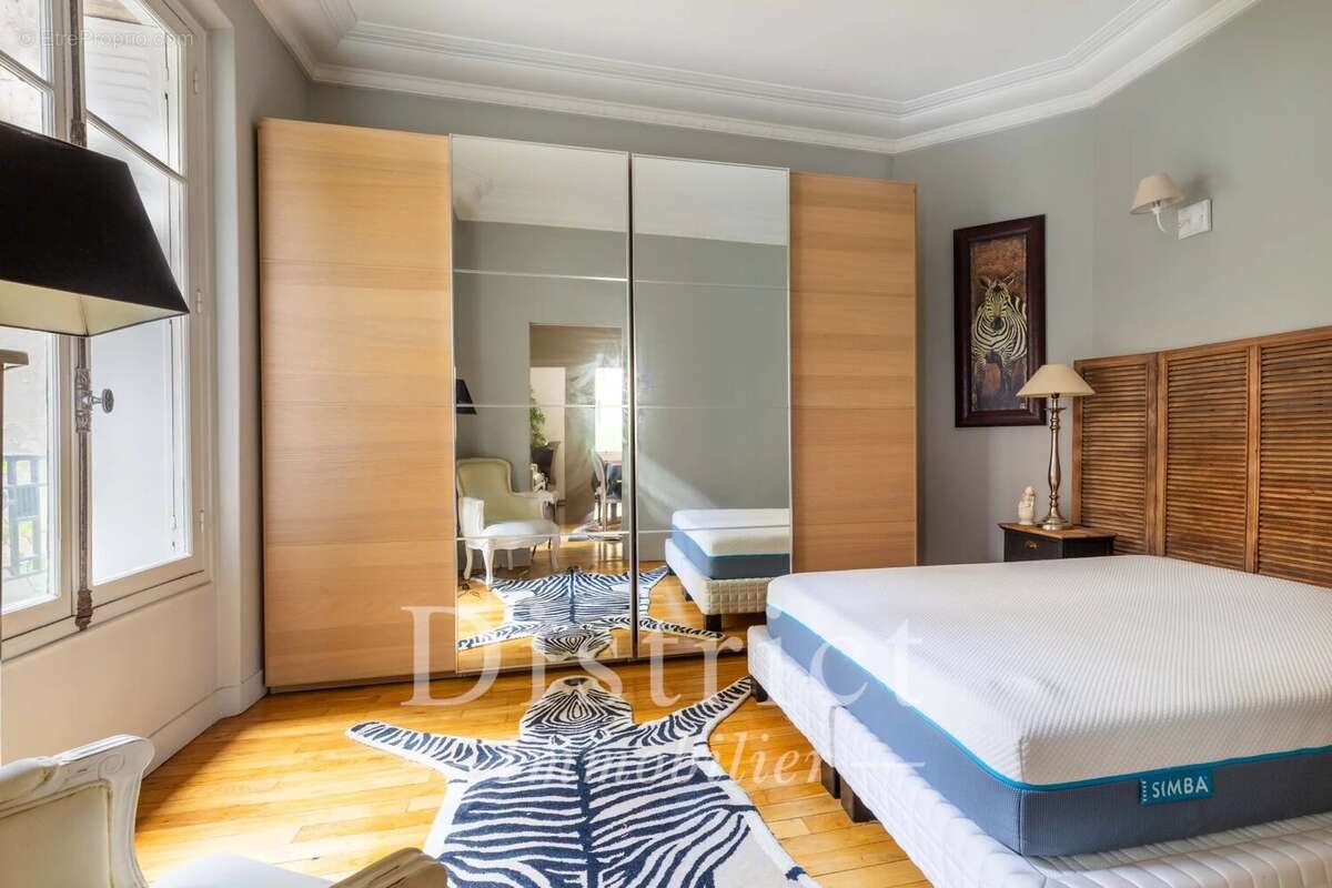 Appartement à PARIS-7E