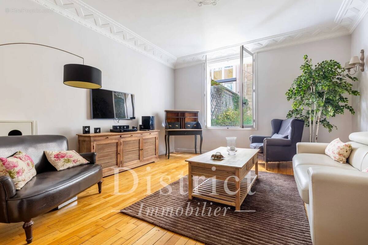 Appartement à PARIS-7E