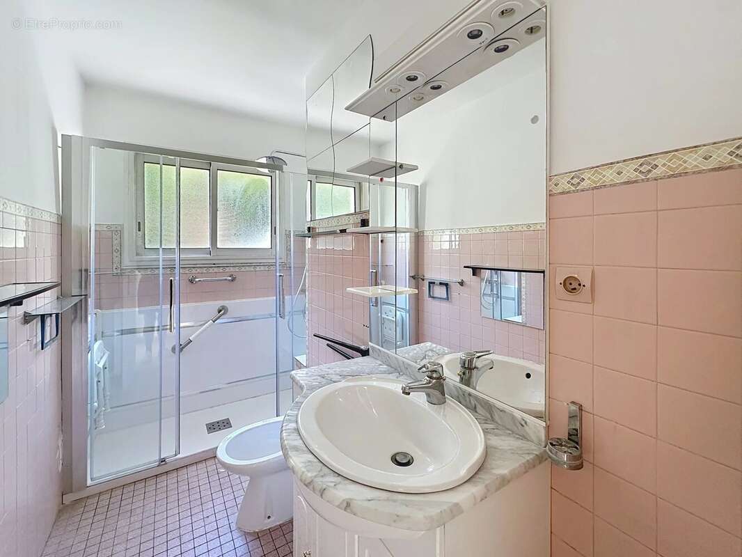 Appartement à LE CANNET