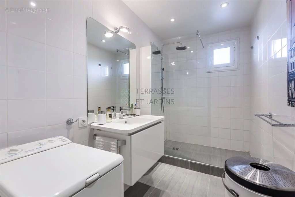 Appartement à PARIS-12E